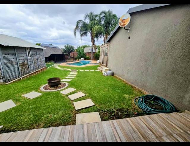 3 BEDROOM HOUSE FOR SALE IN HEUWELOORD